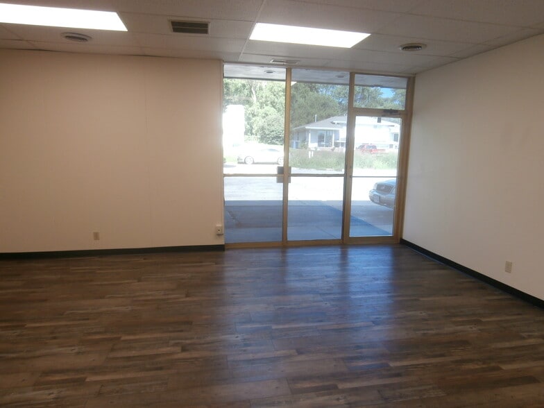 More Photos Of 3015 Menke Cir, Omaha Office Residential For Lease