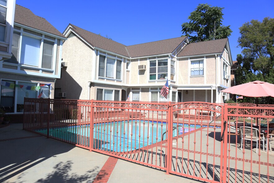 More Photos Of 11747-11753 Moorpark St, Studio City Apartments For Sale