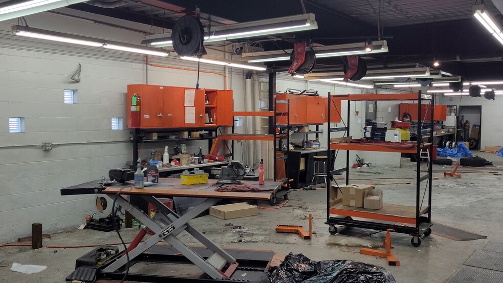 More Photos Of 1517 Pacific Coast Hwy, Harbor City Auto Dealership For Sale