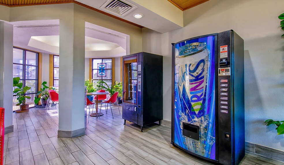 More Photos Of 4627 280 Hwy, Birmingham Hotel For Sale