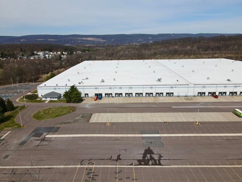 More Photos Of 1055 Hanover St, Wilkes-Barre Distribution For Lease