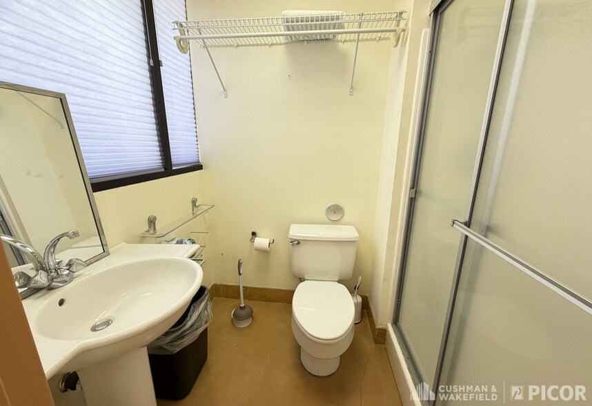 More Photos Of 1980 W Hospital Dr, Tucson Medical For Sale