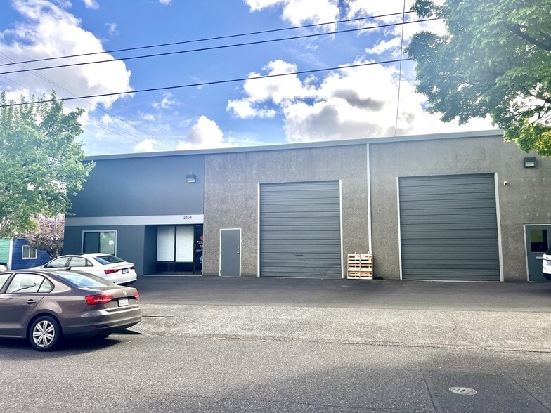 More Photos Of 2104-2134 SE 9th Ave, Portland Warehouse For Lease