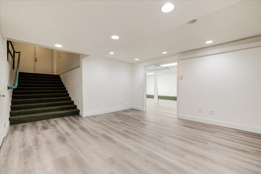 More Photos Of 5827 SE 91st Ave, Portland Medical For Sale