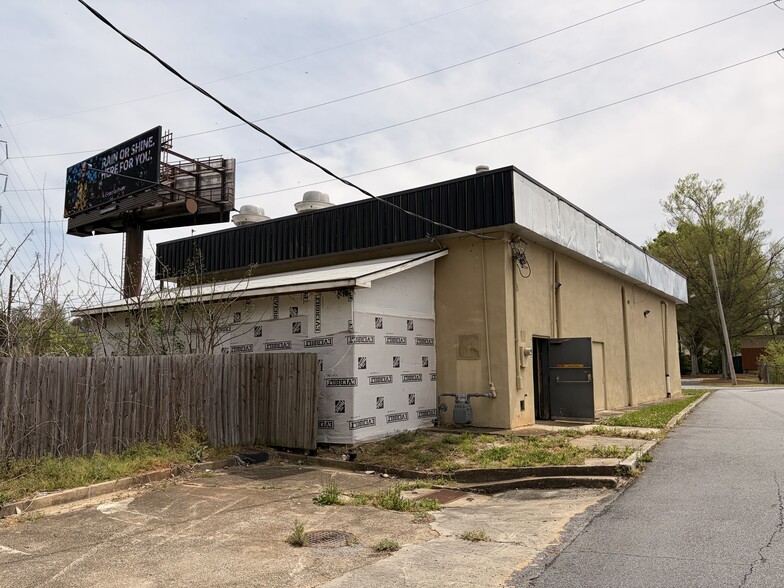 More Photos Of 7820 Holcomb Bridge Rd, Peachtree Corners General Retail For Sale