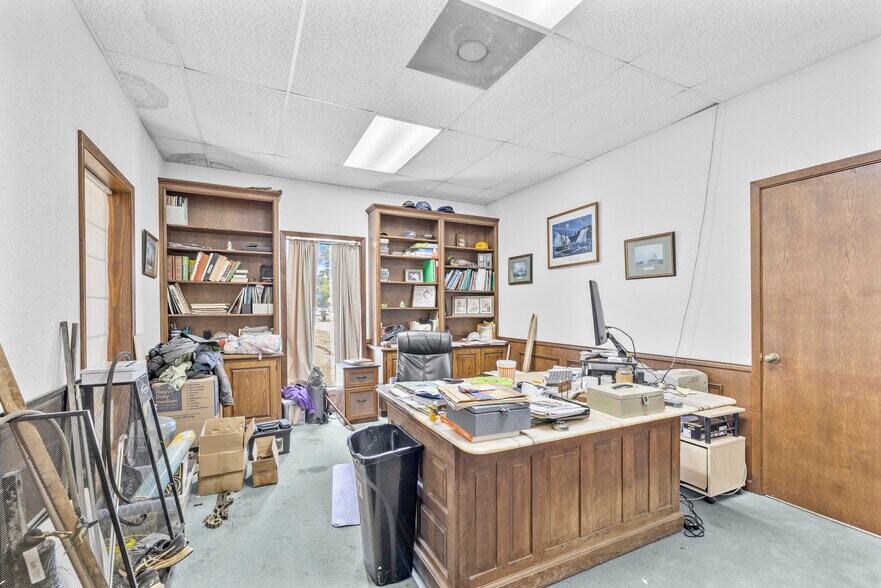 More Photos Of 189 N 1st St, Timpson Warehouse For Sale