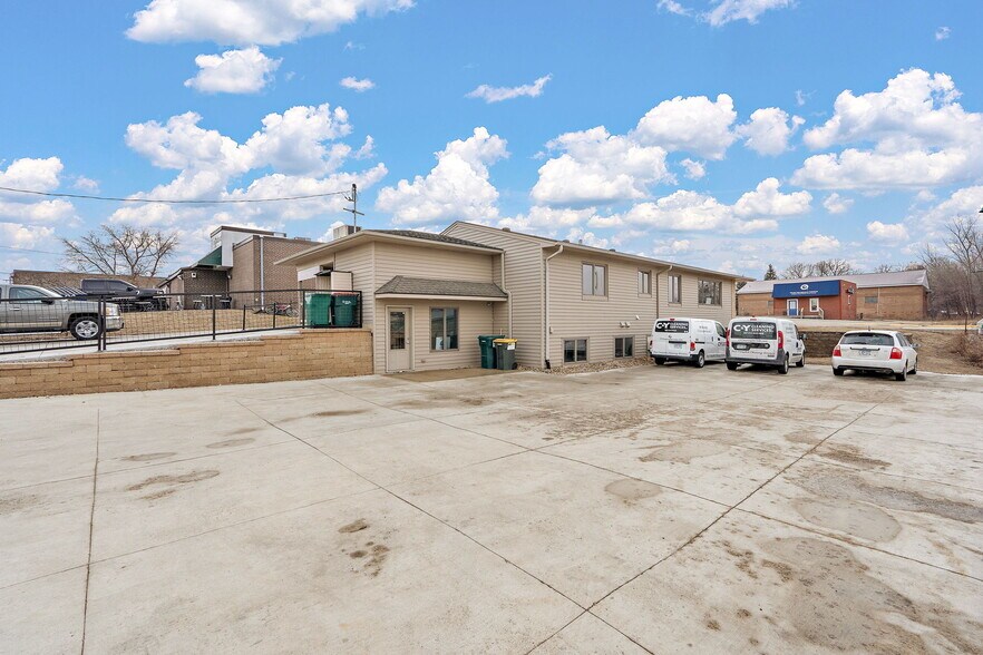 More Photos Of 101 S Main St, Pine Island General Retail For Sale