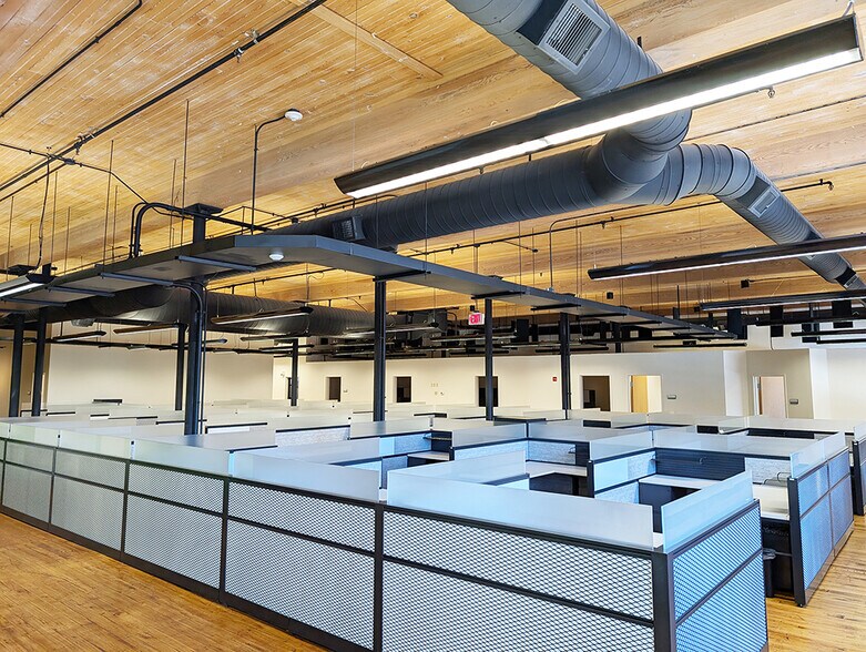 More Photos Of 670 N Commercial St, Manchester Apartments For Lease