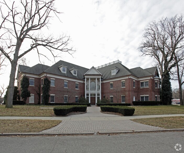 More Photos Of 26862 Woodward Ave, Royal Oak Office For Lease