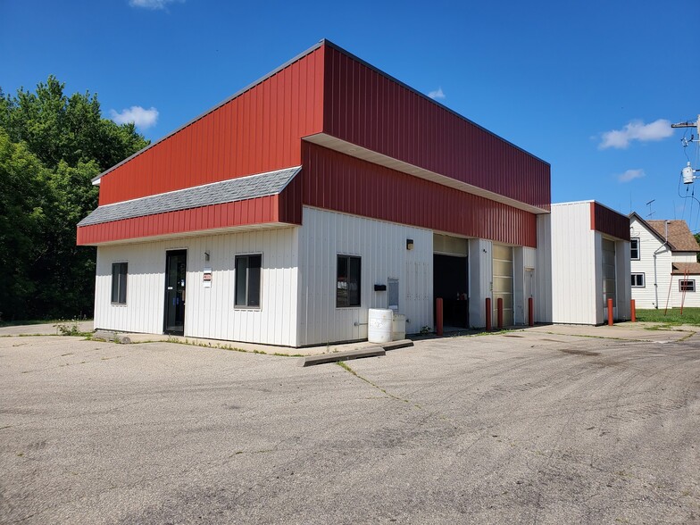 Primary Photo Of 243 Spring St, Highland Carwash For Sale