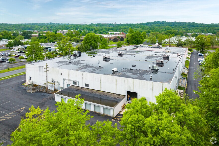 More Photos Of 705 Central Ave, New Providence Warehouse For Lease