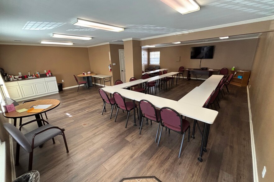 More Photos Of 5111 John F Kennedy Blvd, North Little Rock Office For Sale