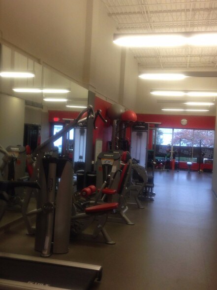 More Photos Of 221-321 Sunset Park Dr, Herndon Flex For Sale