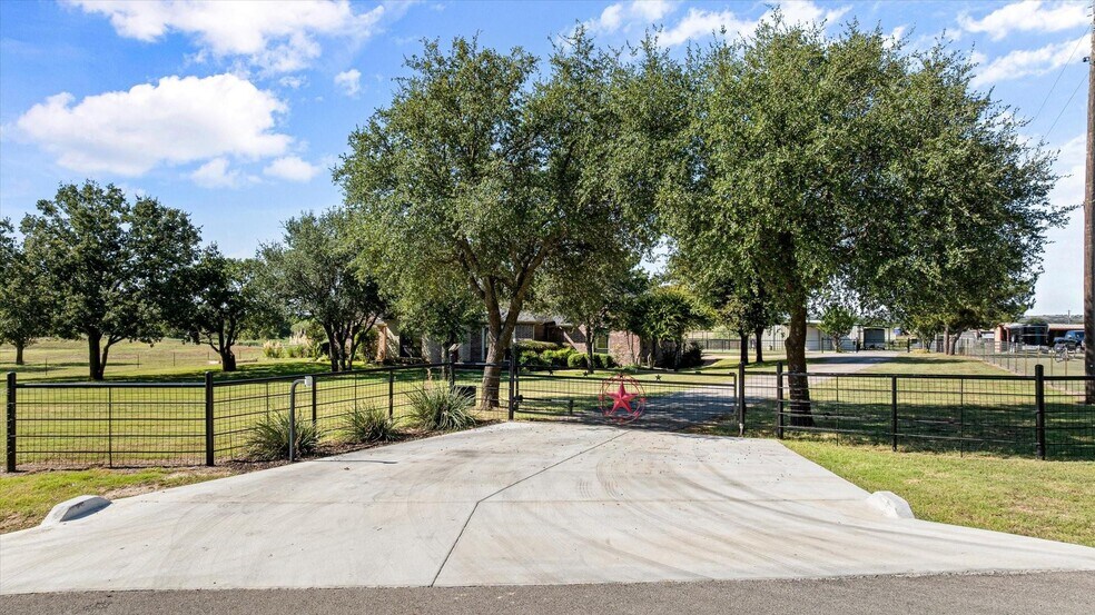 More Photos Of 5444 Meadow Ridge Dr, Weatherford Land For Sale