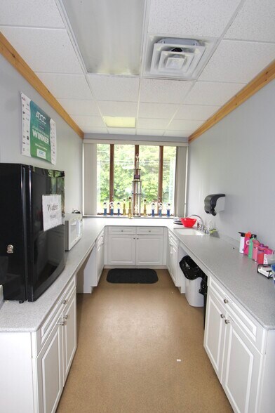 More Photos Of 44 Southbridge Rd, Dudley Light Manufacturing For Sale