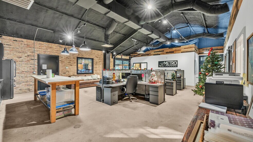 More Photos Of 705 Jerry Smith Rd, Dover Light Manufacturing For Sale