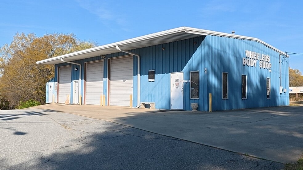 More Photos Of 1106 S 5th St, Easley Flex For Sale