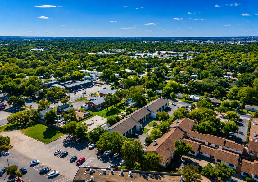 More Photos Of 1614 Wheless Ln, Austin Apartments For Sale