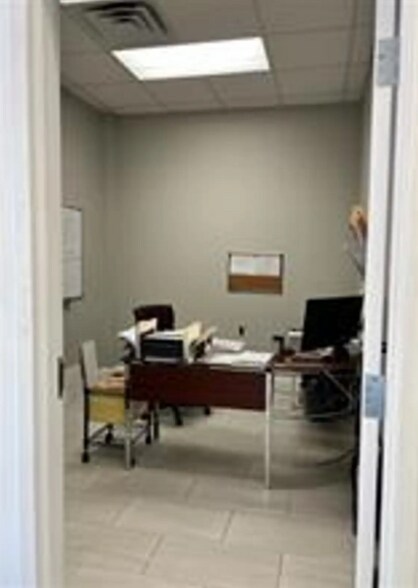 More Photos Of 2107 W 21st Ave, Covington Freestanding For Lease