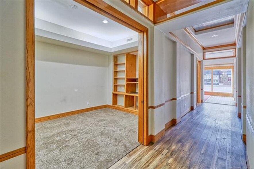 More Photos Of 111-117 S Main St, Eufaula Office For Sale