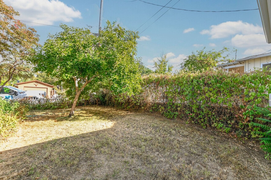 More Photos Of 68 Church Hill Rd, San Andreas Flex For Sale