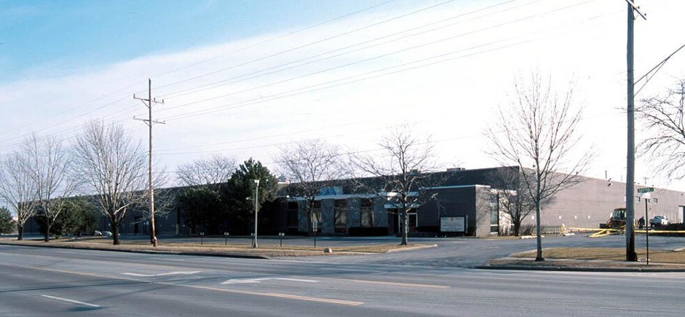 Primary Photo Of 125 E Oakton St, Des Plaines Manufacturing For Sale