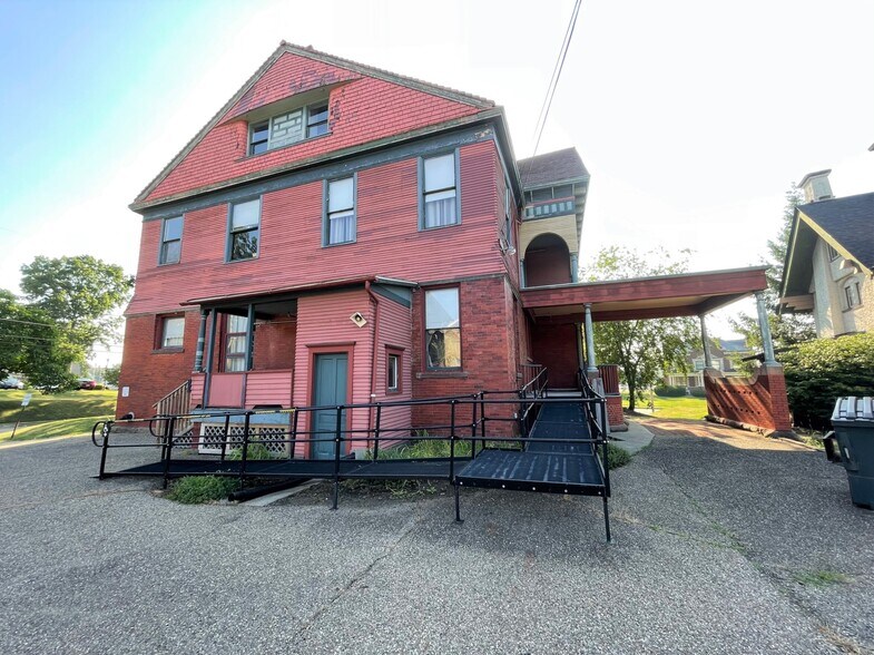 More Photos Of 1435 Market Ave N, Canton Office Residential For Lease