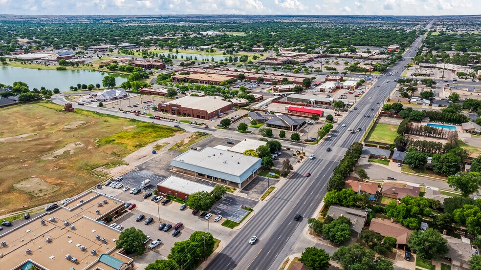 More Photos Of 7705 Quaker Ave, Lubbock Freestanding For Lease