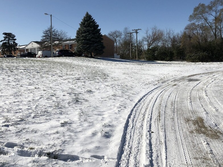 More Photos Of 21 Boulder Hill Pass, Montgomery Land For Lease