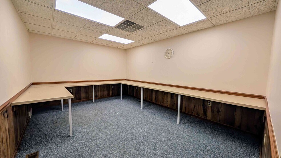 More Photos Of 2227 Chapline St, Wheeling Office For Lease
