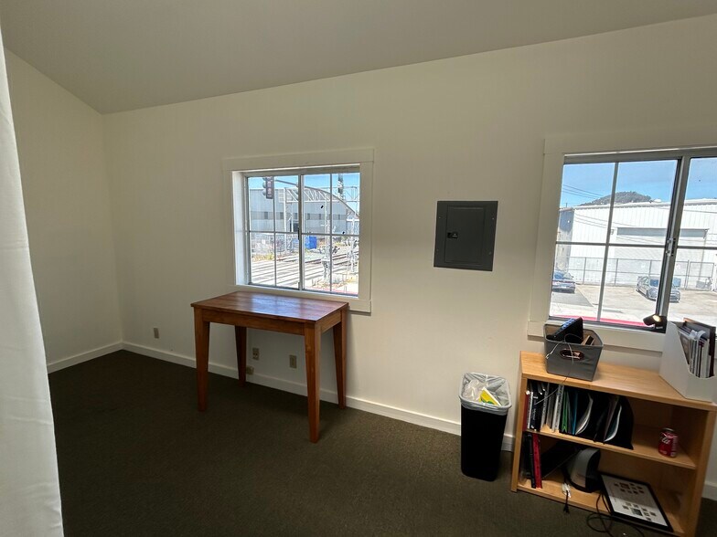 More Photos Of 700-706 Gilman St, Berkeley Warehouse For Sale