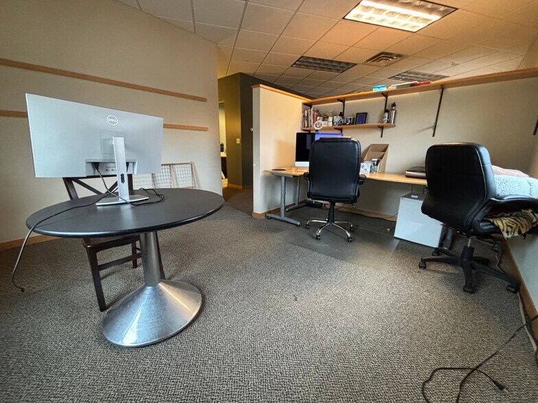 More Photos Of 2238-2240 Edgewood Ave S, Minneapolis Flex For Sale