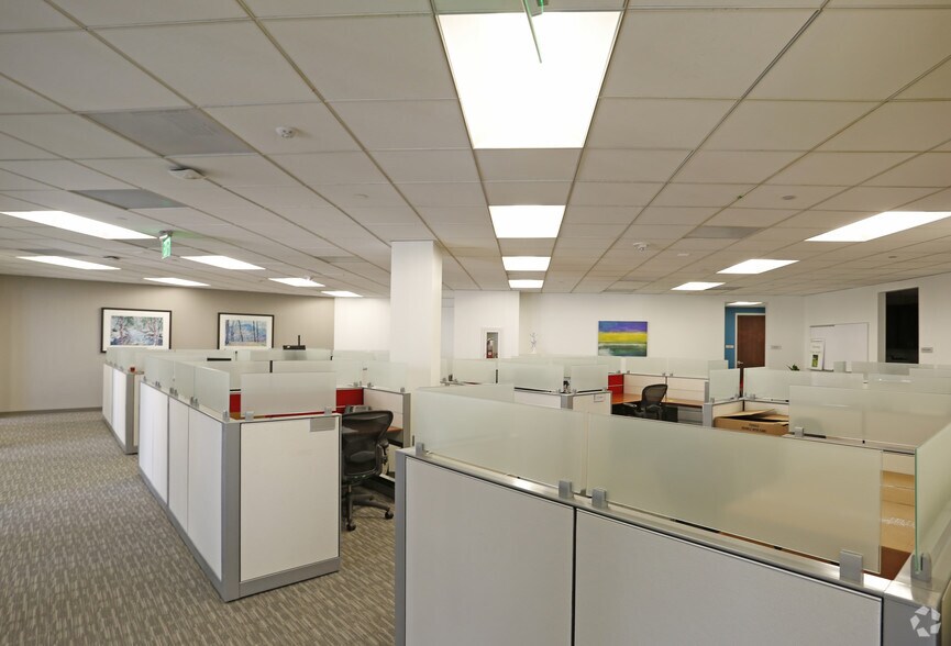 More Photos Of 101 S Tryon St, Charlotte Office Residential For Lease