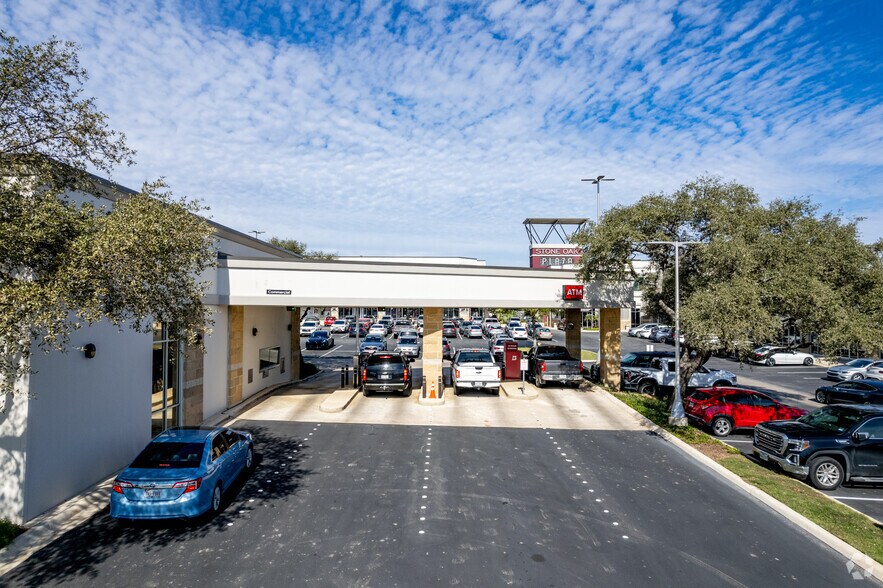 More Photos Of 18700-18740 Stone Oak Pky, San Antonio Unknown For Lease