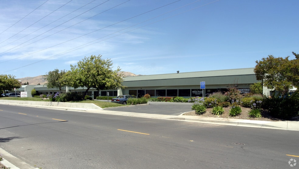 More Photos Of 232-250 S Hillview Dr, Milpitas Warehouse For Lease