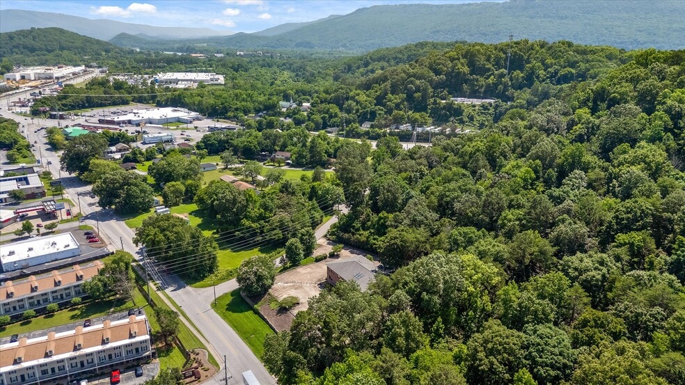 More Photos Of 901 Mountain Creek Rd, Chattanooga Office For Lease