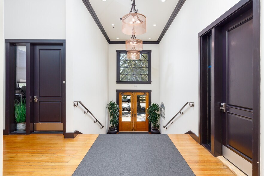 More Photos Of 11 5th St, Petaluma Loft Creative Space For Lease