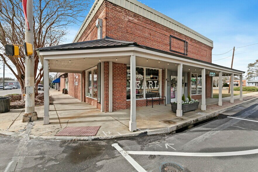 More Photos Of 111 W Ridgeley St, Atmore Storefront For Sale