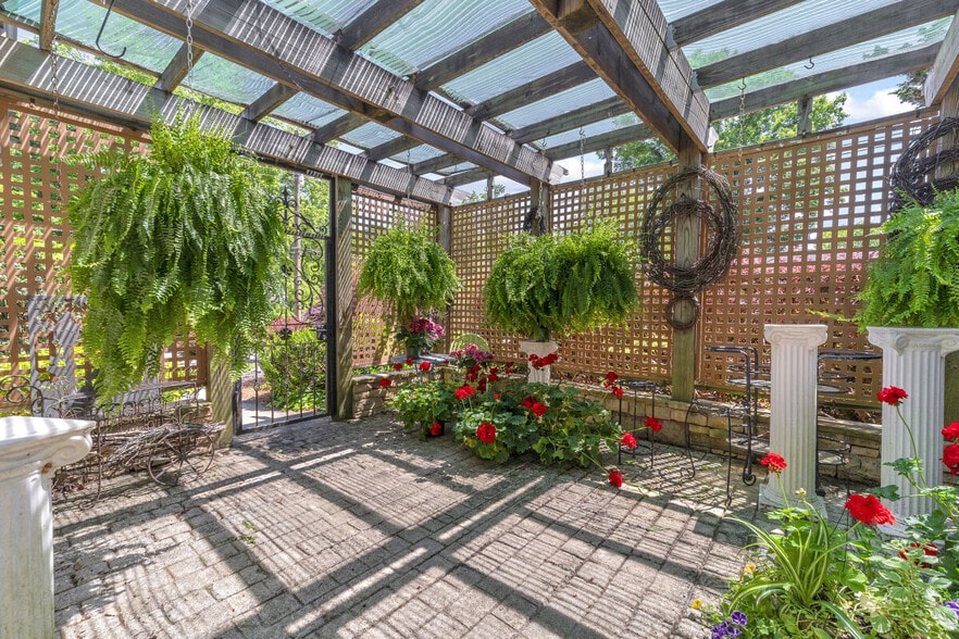 More Photos Of 498 Level Grove Rd, Cornelia Office Residential For Sale