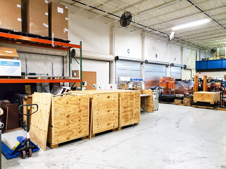 More Photos Of 12105 N 28th St, Saint Petersburg Warehouse For Sale