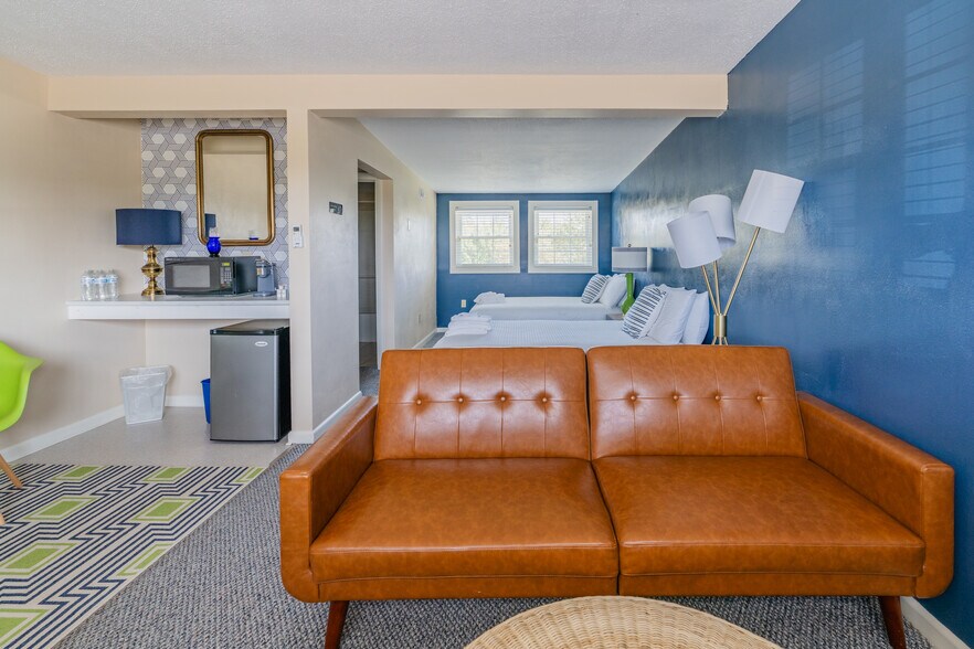More Photos Of 2041 Harpswell Islands Rd, Bailey Island Hotel For Sale