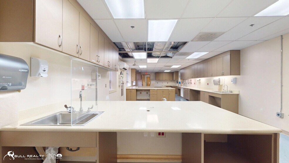 More Photos Of 1362 S Main St, Ellijay Hospital For Lease