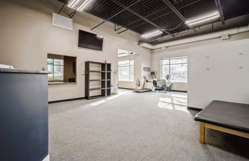 More Photos Of 800 E Woodfield Rd, Schaumburg Medical For Sale