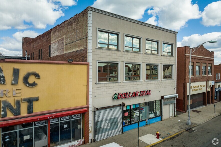 More Photos Of 196 Jefferson St, Passaic Office For Lease