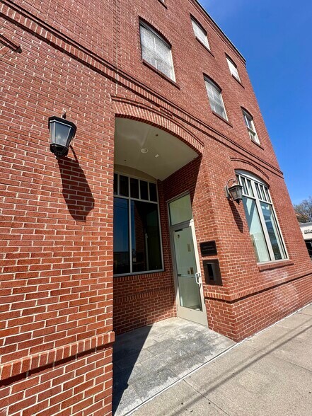 More Photos Of 53 Greenwich Ave, Greenwich Office For Sale