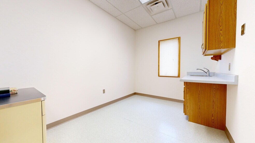 More Photos Of 458 Glessner Ave, Mansfield Medical For Sale