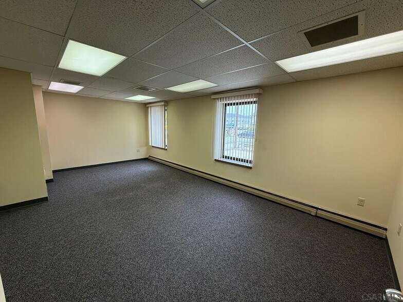 More Photos Of 244 Walnut St, Johnstown Medical For Lease