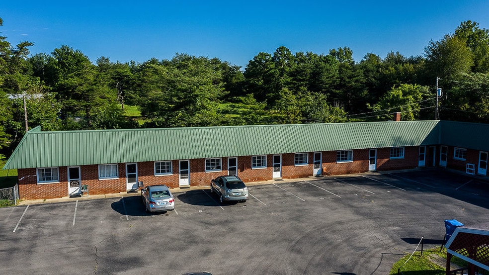 More Photos Of 225 Sturgis Rd, Marion Hotel For Sale