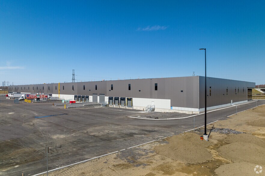 More Photos Of 4120 Russell Rd, Ottawa Unknown For Lease