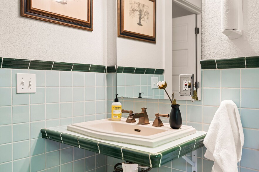 More Photos Of 1050 Esplanade, Chico Multifamily For Sale